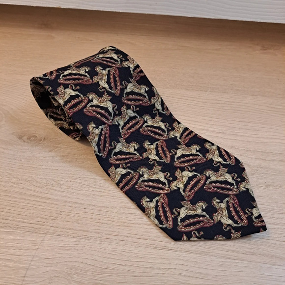 The Metropolitan Museum Of Art Black 100% Silk Vintage Pegasus Horse Print Tie - Picture 2 of 7